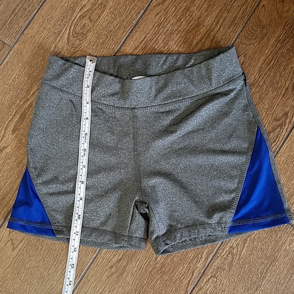 Worn 1 time! Junior size small